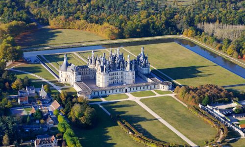 France, Loir et Cher (41), Vallée de la Loire classée Patrimoine Mondial de l' UNESCO, château de Chambord, façade Est (vue aérienne)