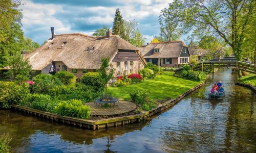 houses-giethoorn-holland